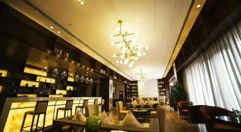 Ruijing New Hualian Hotel