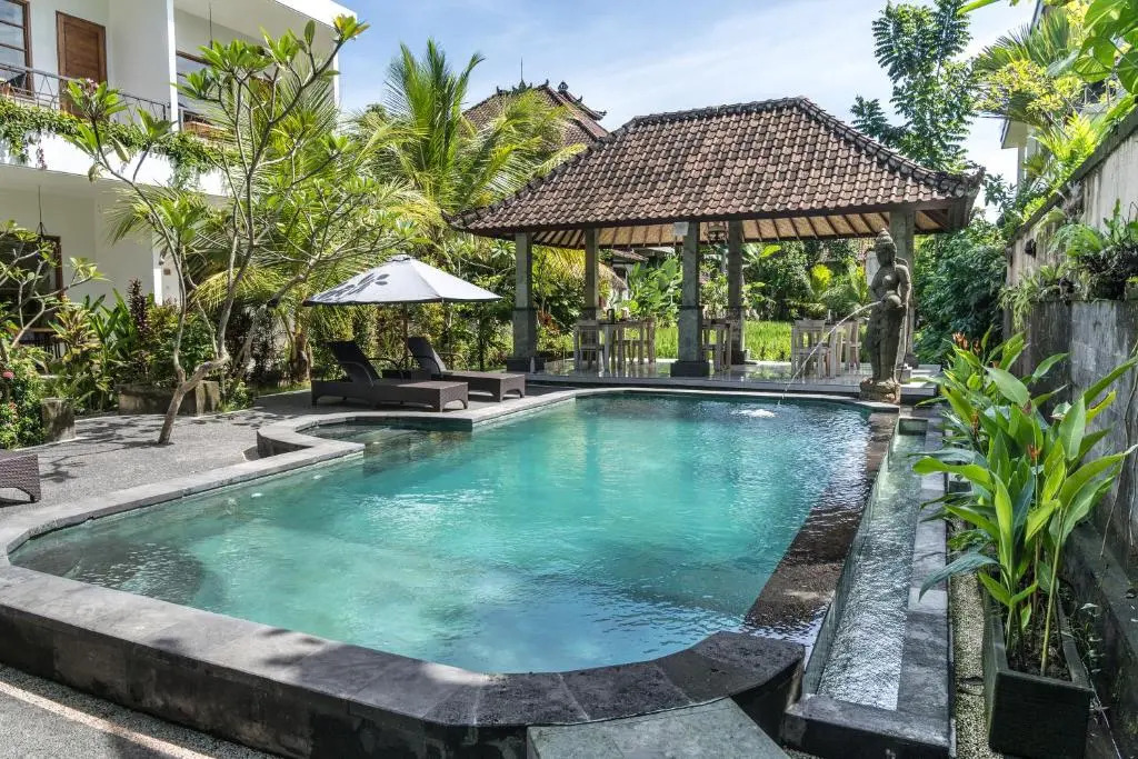 Adi Santia Bungalows