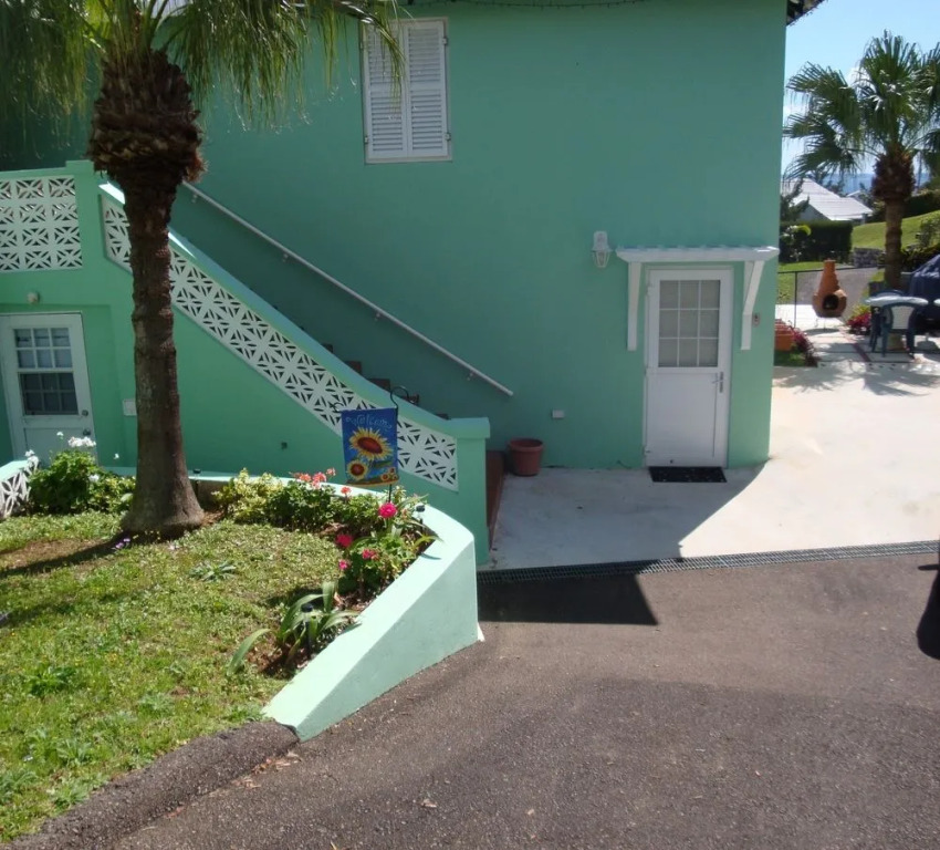 6 Cloverdale Close