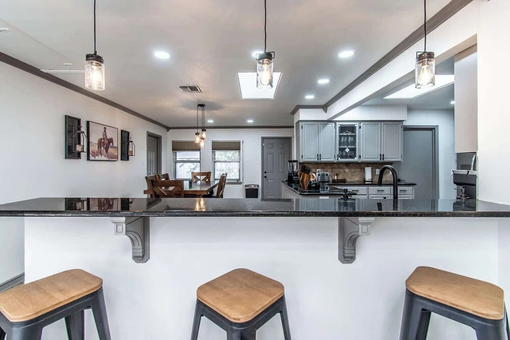 Ocean Dr Sleeps 19 With Hot Tub & Game Room