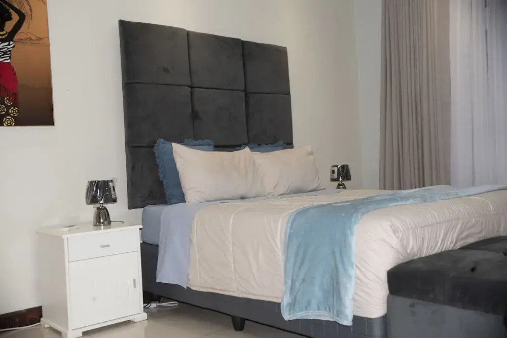Lusaka Luxe - Your Private Oasis Awaits in the Heart of Zambia