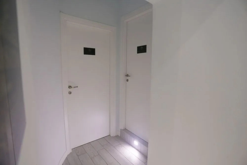 ESPOSITO PLAZA- ROOMS & SUITE