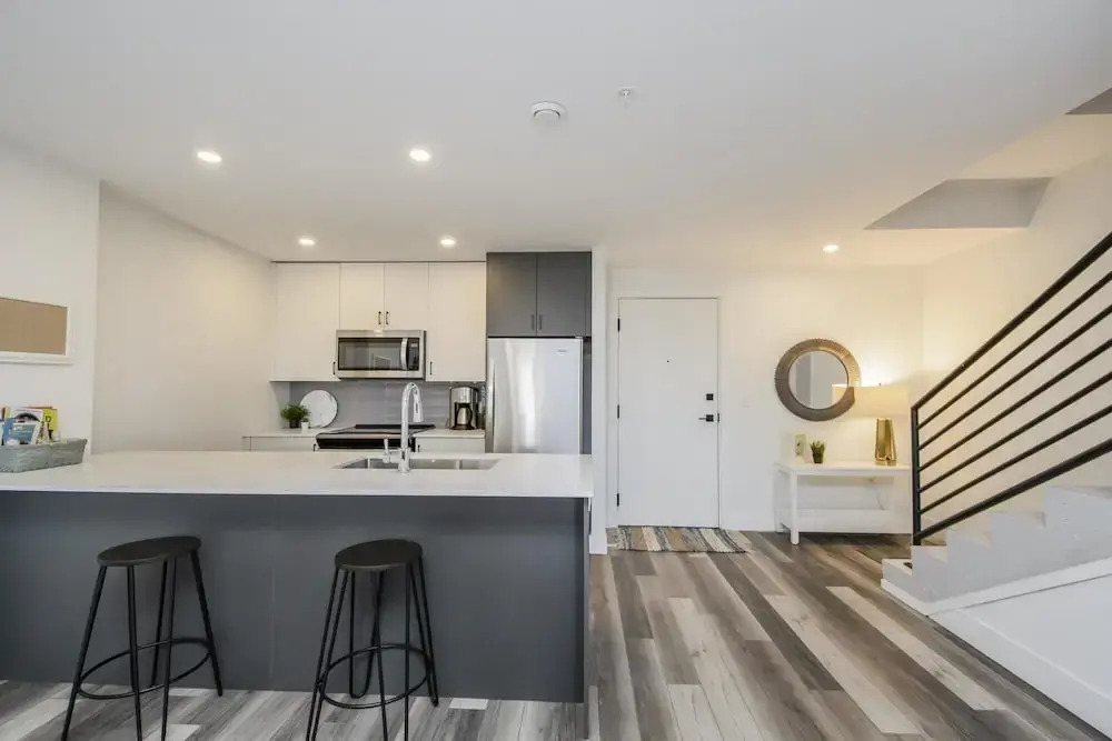 Luxurious 3 Bedroom Brand NEW Town House