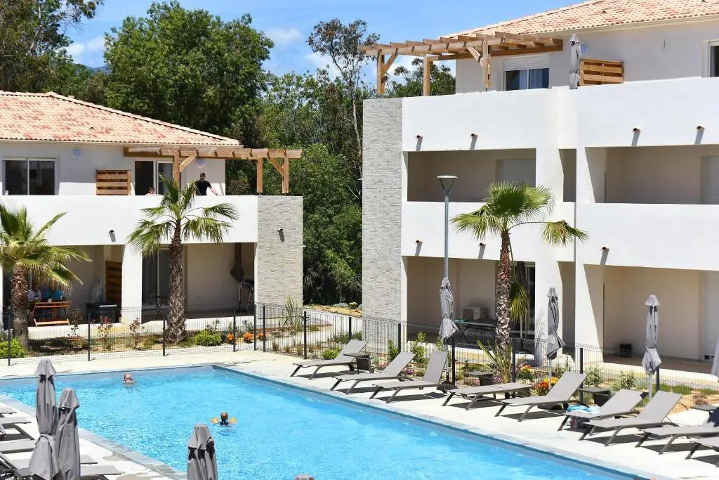 Résidence Marina di Bravone - appartement 10 personnes Vue Mer RDC N70-71