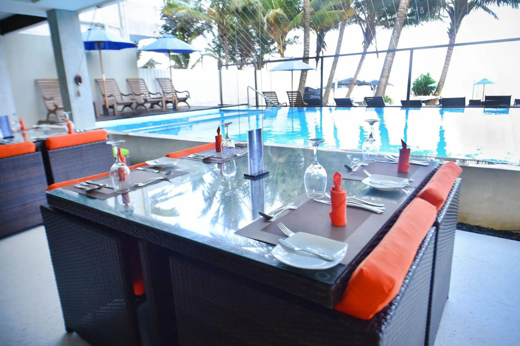 Beacon Beach Hotel
