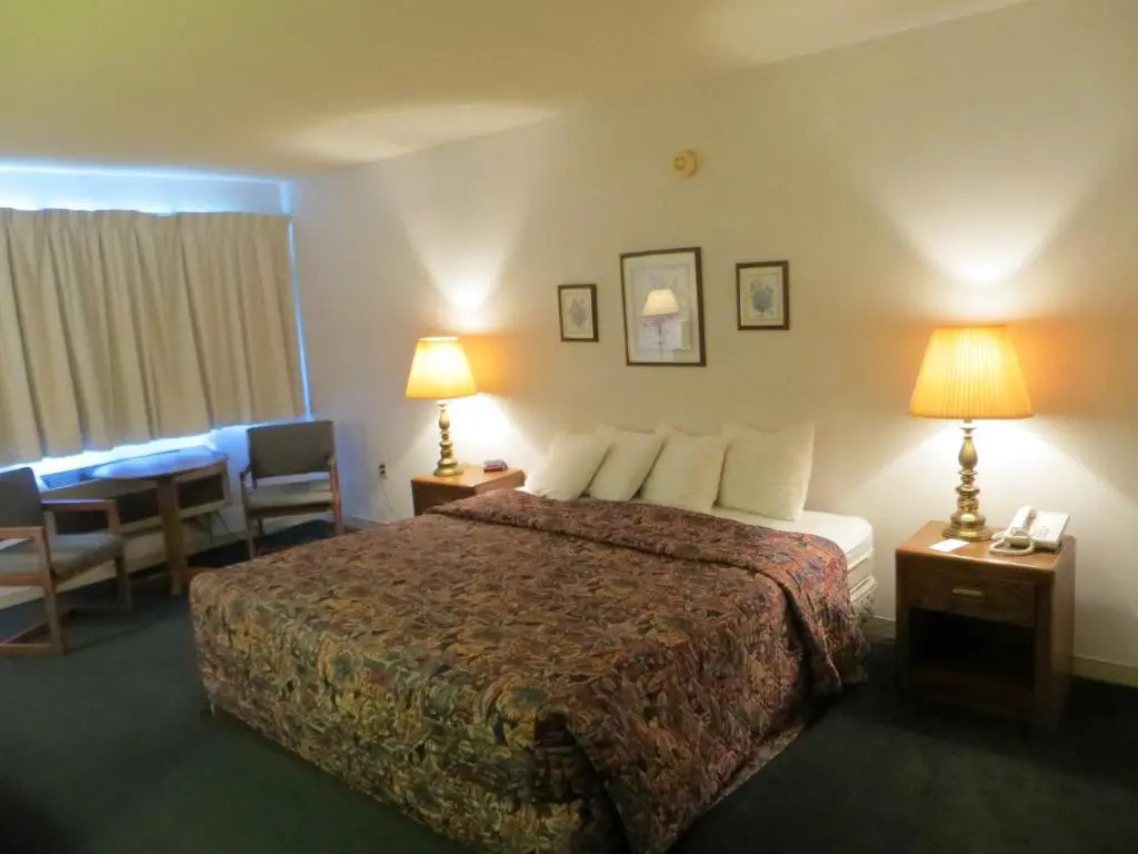 Waterfront Inn Mackinaw City