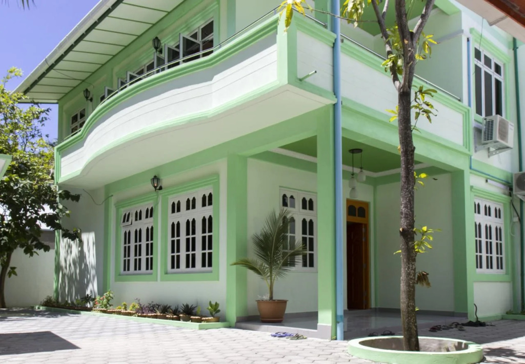 Magoodhoo Inn