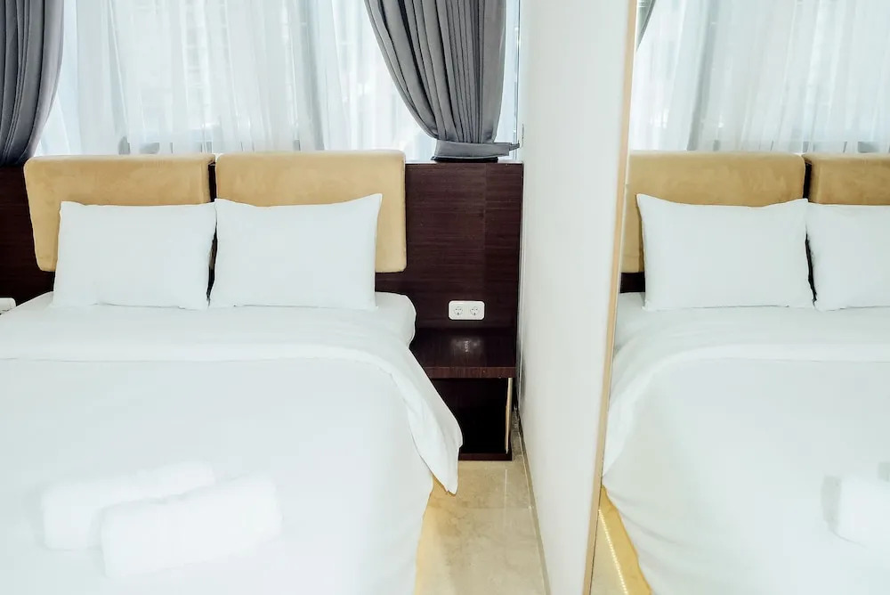 Artistic Room Lavenue Apartment