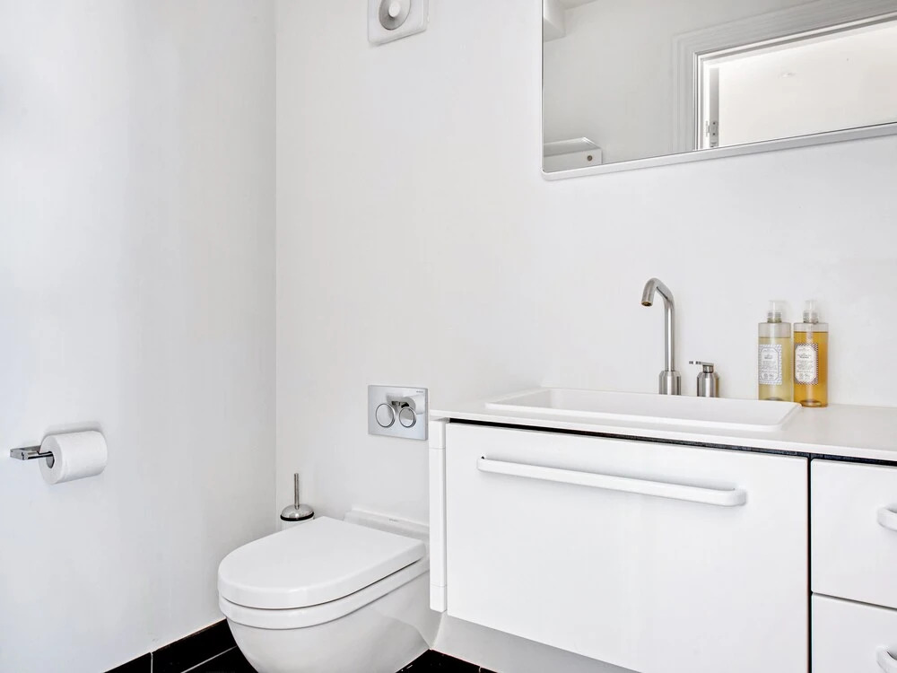 Sanders King - Cute 3-bdr Apt in City Center