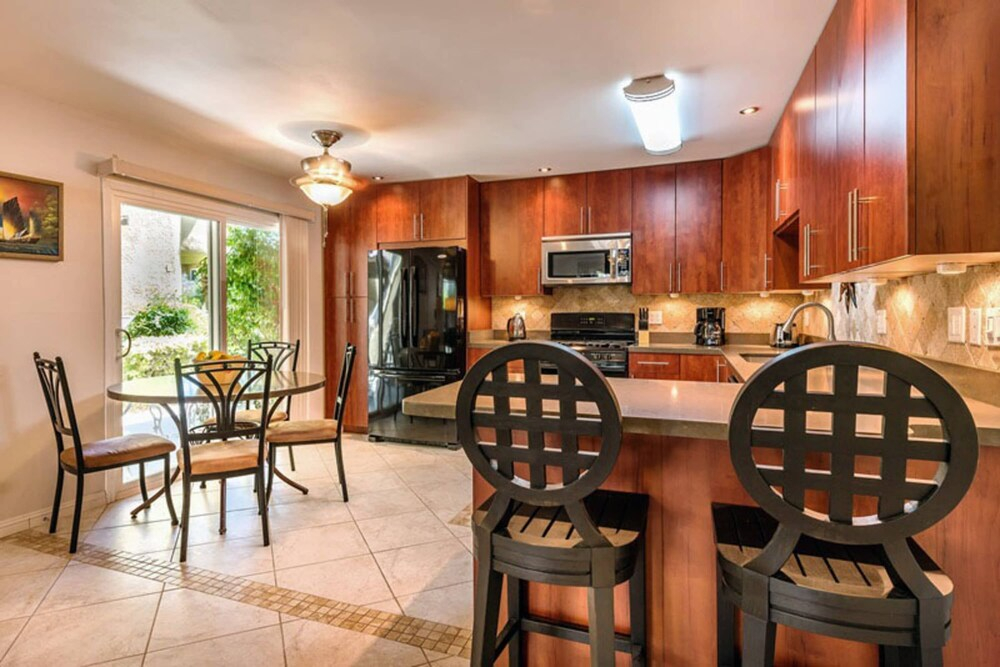 @marbella Lane-hidden Oasis 2BR Condo w/ Pools/gym
