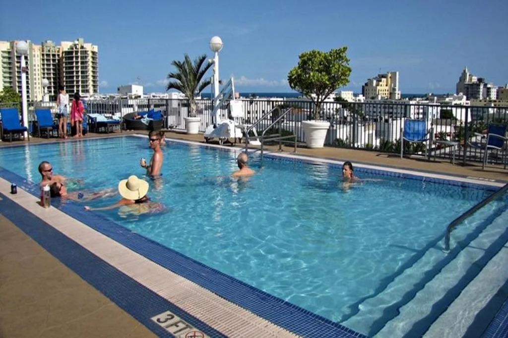 Courtyard Miami Beach South Beach