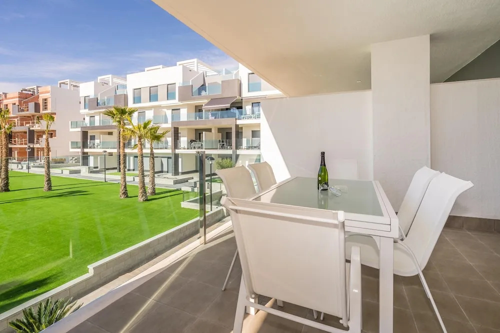 Apartment with 3 Bedrooms in Guardamar Del Segura, with Shared Pool, Furnished Terrace And Wifi - 4 Km From the Beach