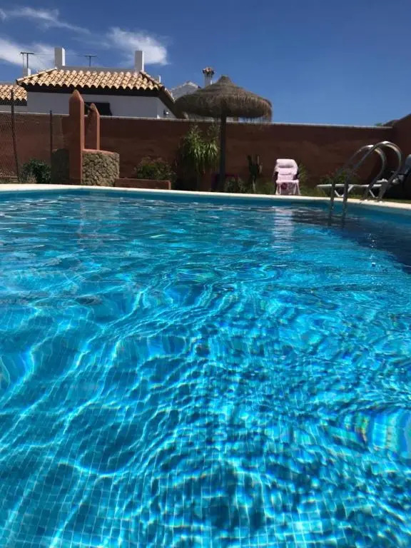 Apartamento Bamboleo con piscina -solo familias y parejas-