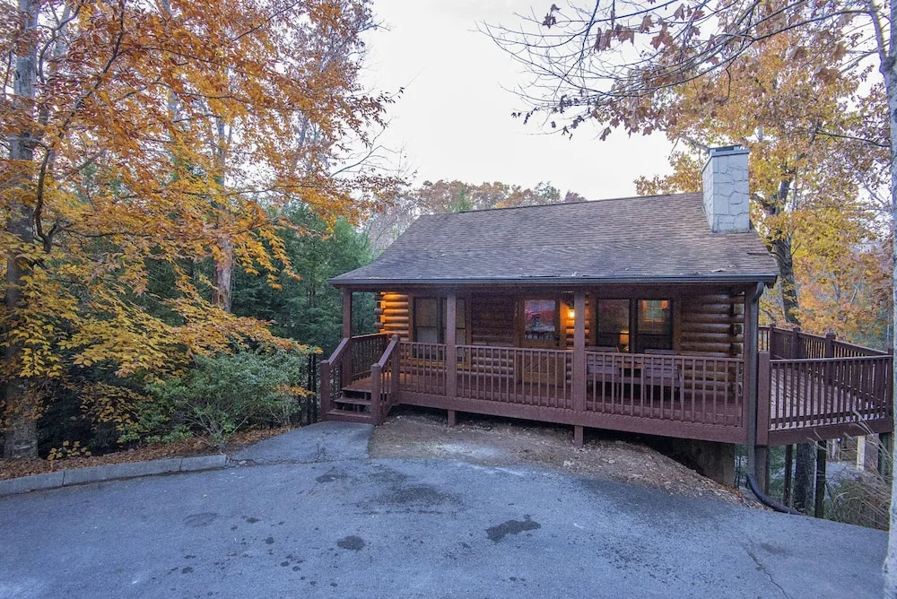Cuddlin Up by Heritage Cabin Rentals