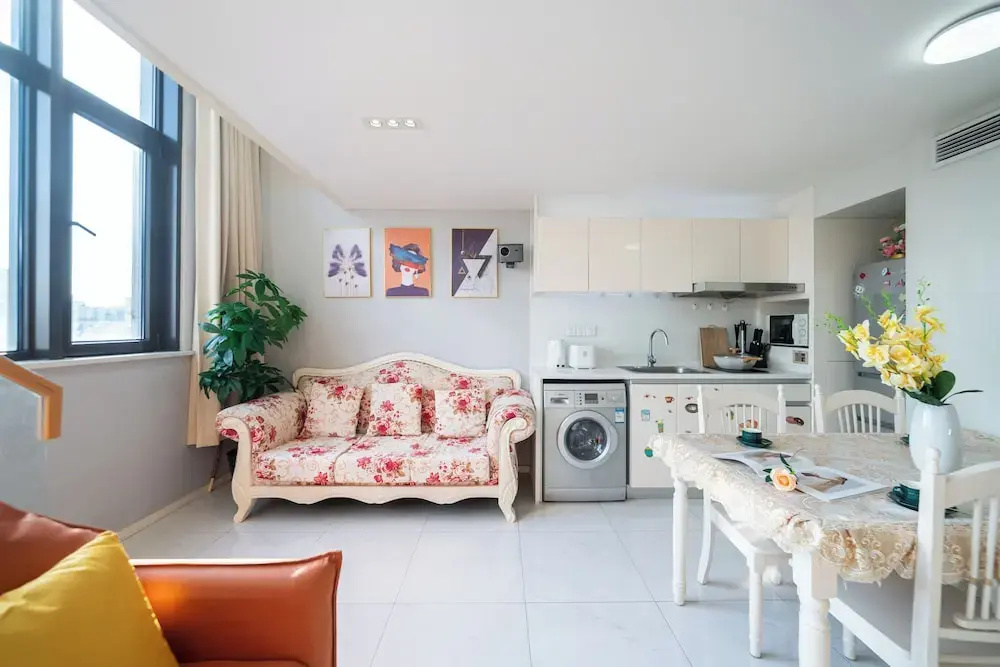 Shanghai Hills & Wanye Prime Stay