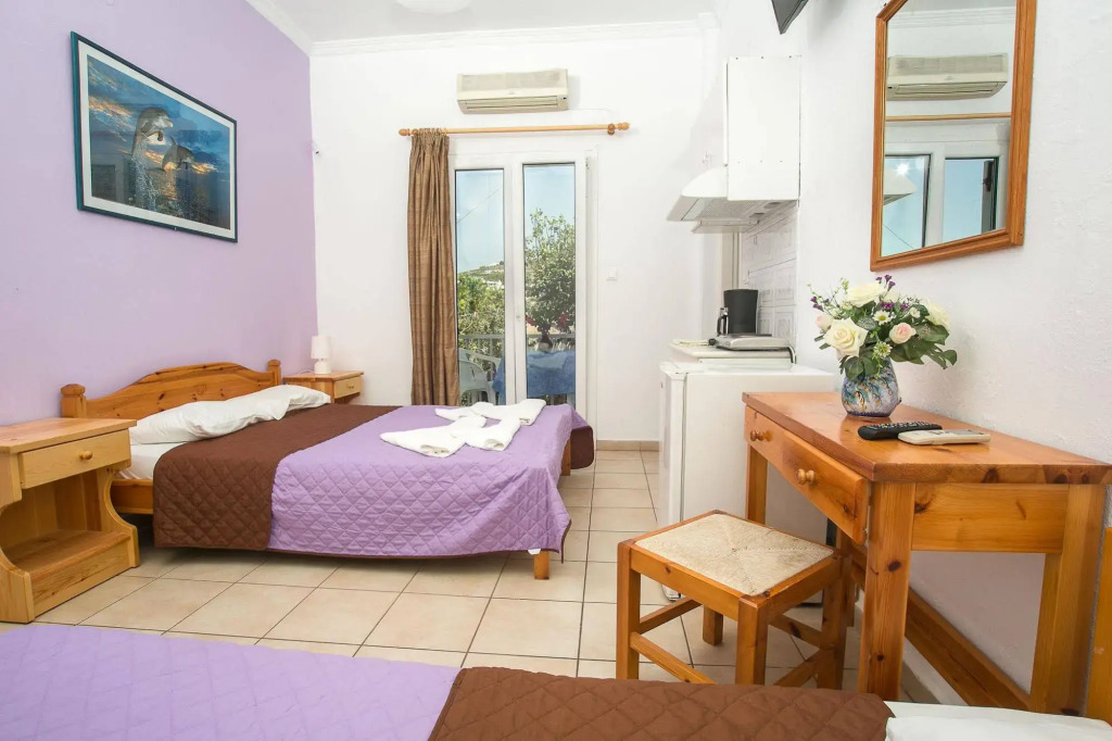 Johns Rooms & Studios