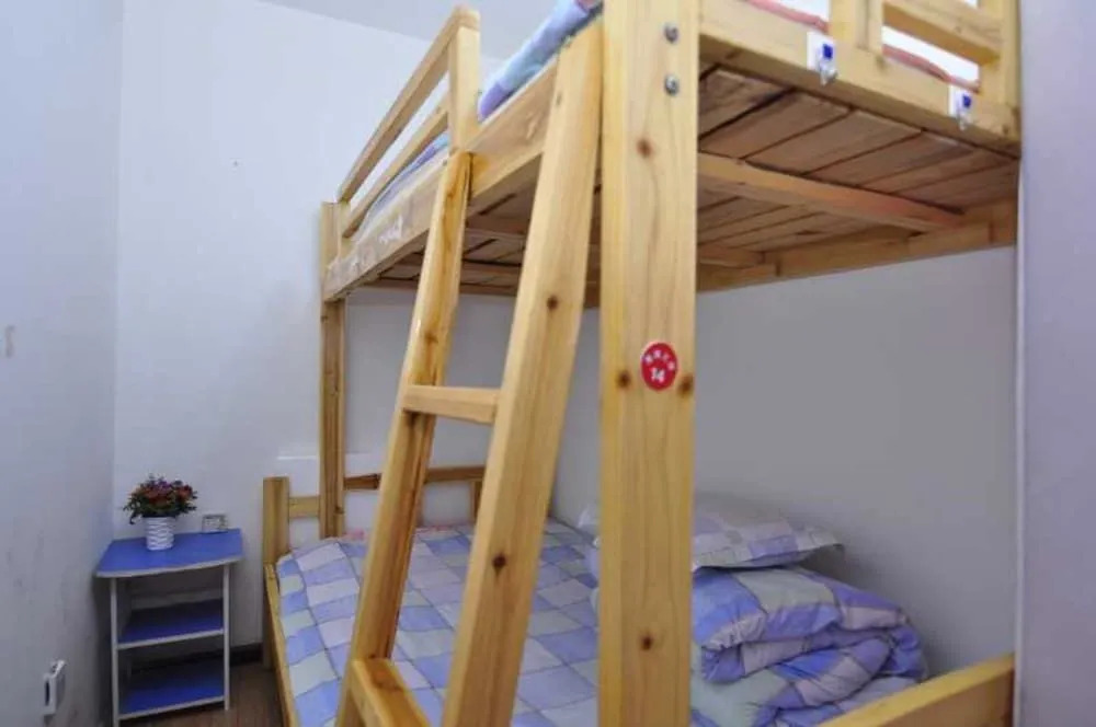 Kunming Harbor Home Hostel