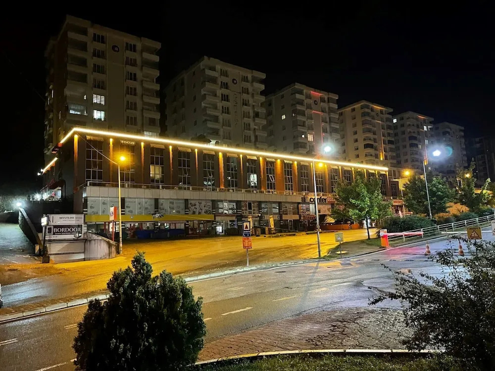 Focus Park Sui̇t Hotel