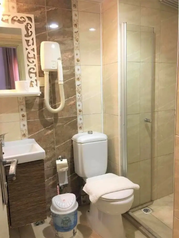 Beach Front Apartment Close to Centre of Side With all you Desire Sleeps up to 4