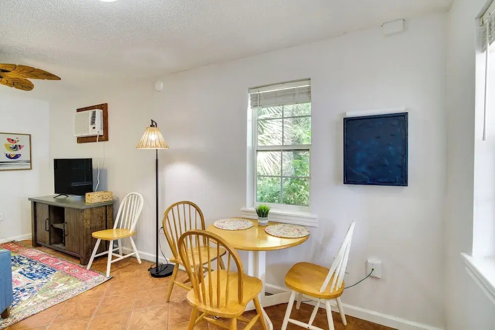 Charming Dtwn Retreat: 1 Mi to Ocean Springs Beach