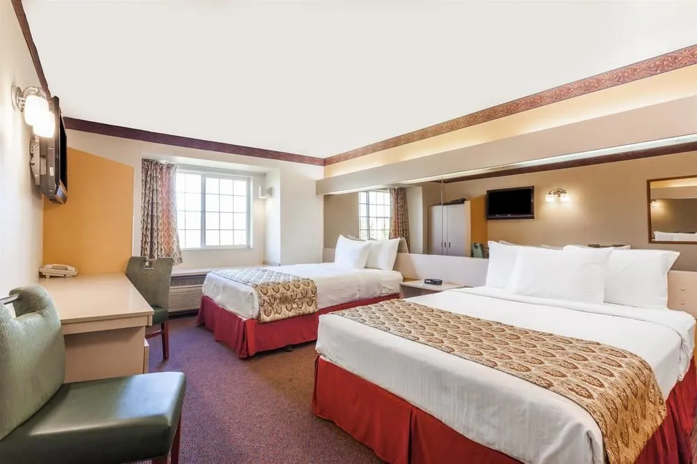 Auburn Travelodge Inn and Suites