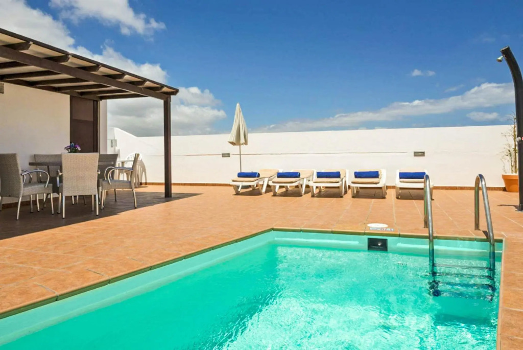 Villa Bellamar Large Heated Private Pool Walk to Beach Wifi Car Not Required - 3093