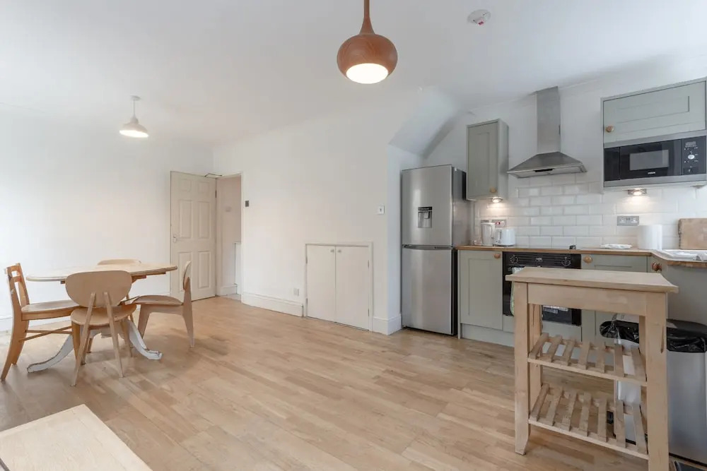Lovely Wimbledon Family Apartment