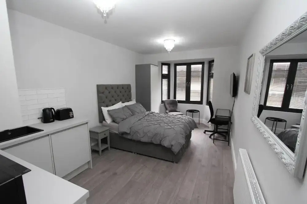 New Cosy Studio in London!