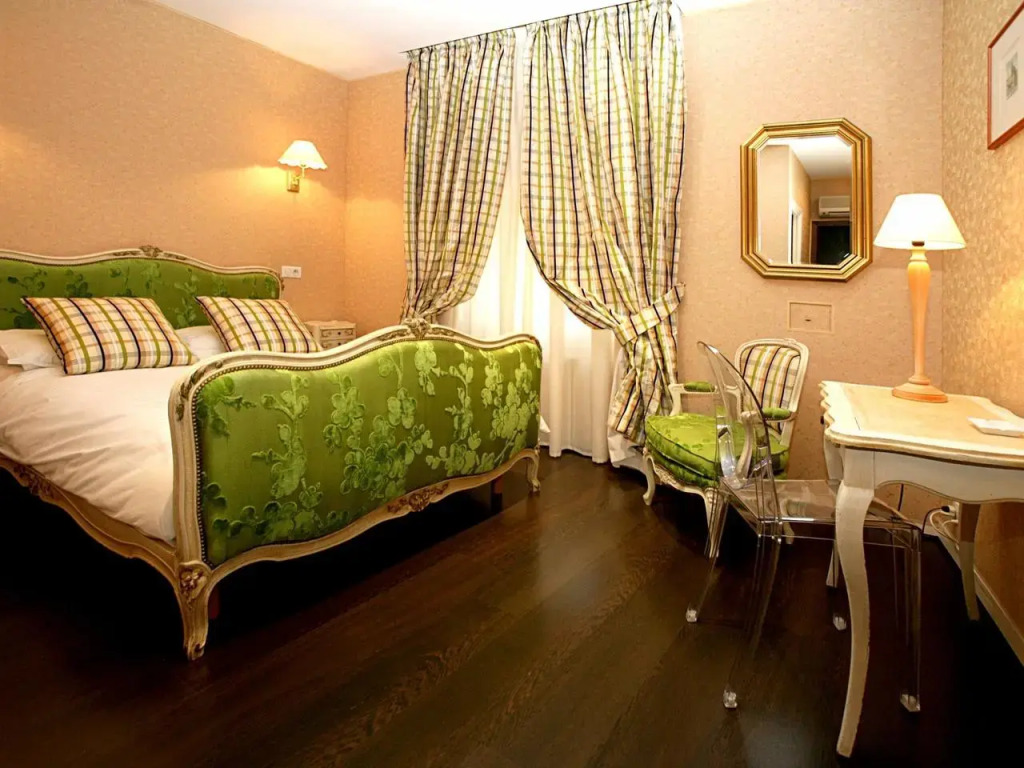Logis Paris Rome