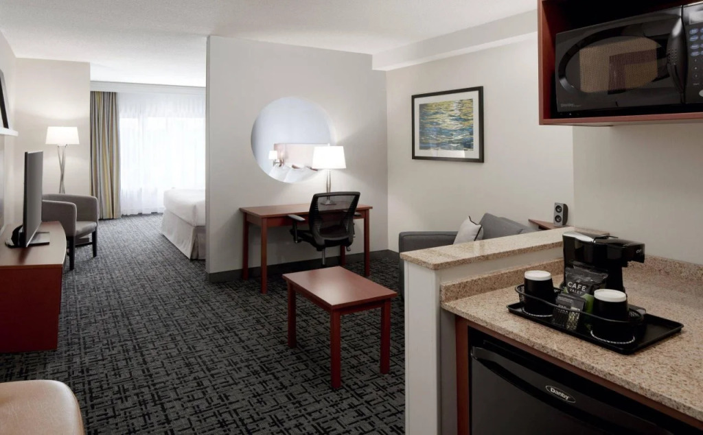 Fairfield Inn & Suites by Marriott Montreal Airport
