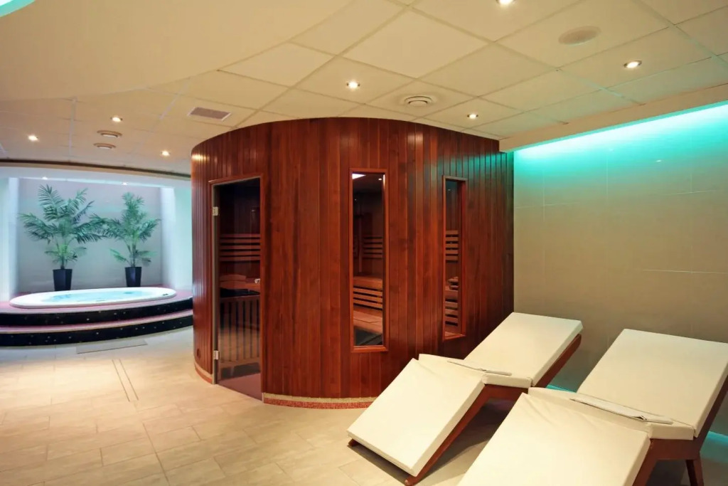 Avanti Hotel