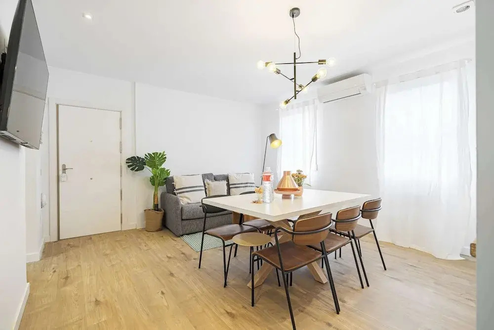 Vallecas Suites by Olala Homes