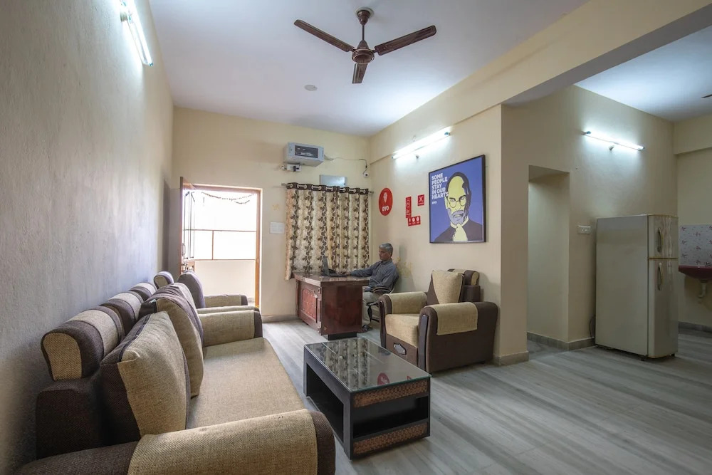 OYO 13550 Hotel Pushpa Grand