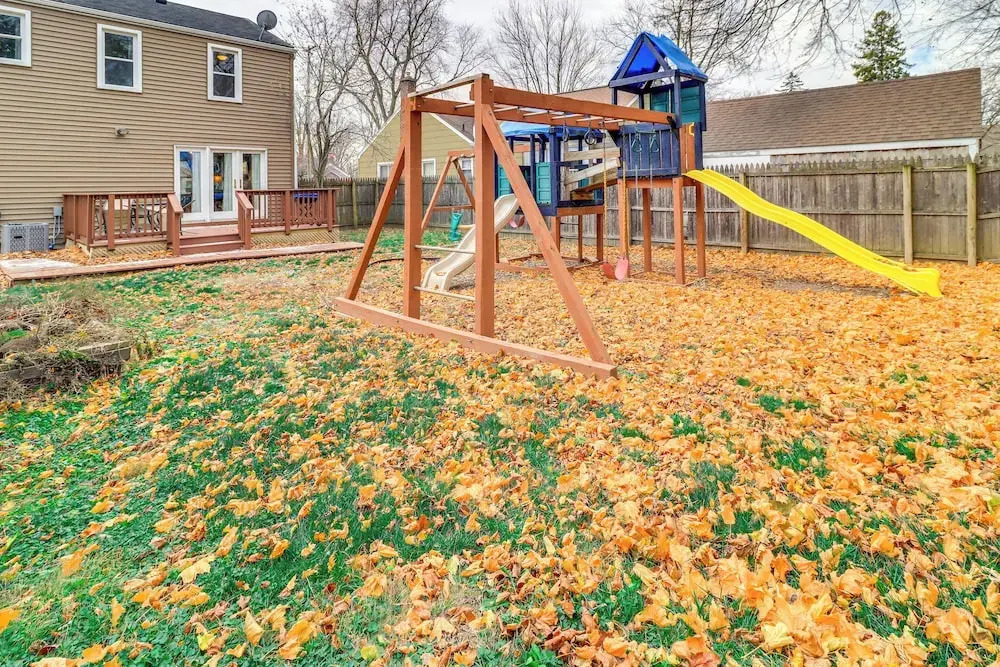 Walk to Adrian College: Family Home in Michigan