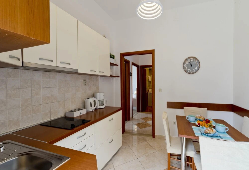 Apartment Michelle - 2 Bedrooms,Terrace, Sea View