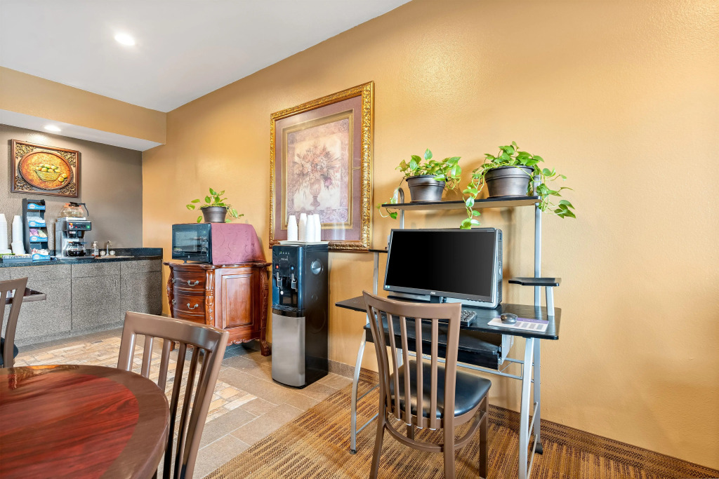 Americas Best Value Inn Somerville Texas