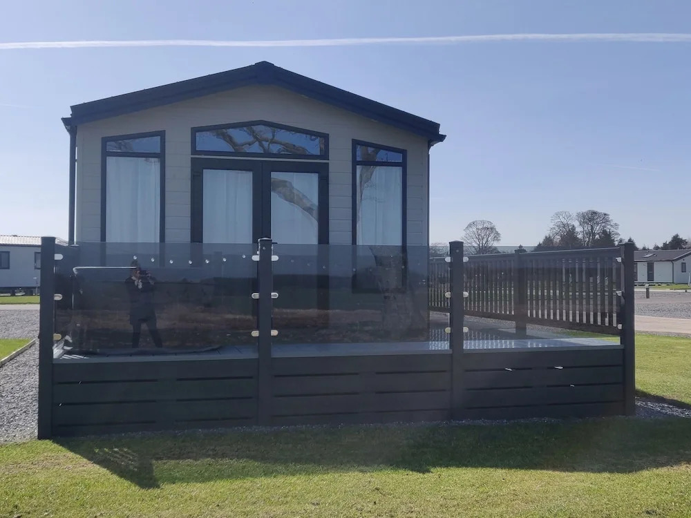 Serena 25 Luxury Lodge at 5 Star Resort St Andrews