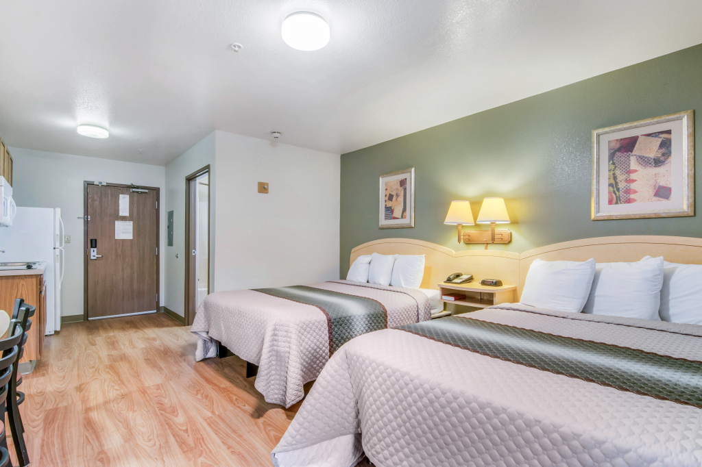 HomeTowne Studios & Suites by Red Roof Bentonville