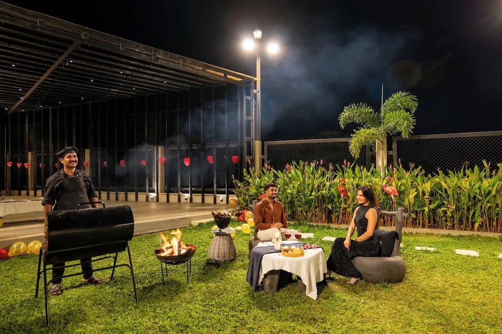 ELIVAAS Blushing Pines Stunning 3 BHK