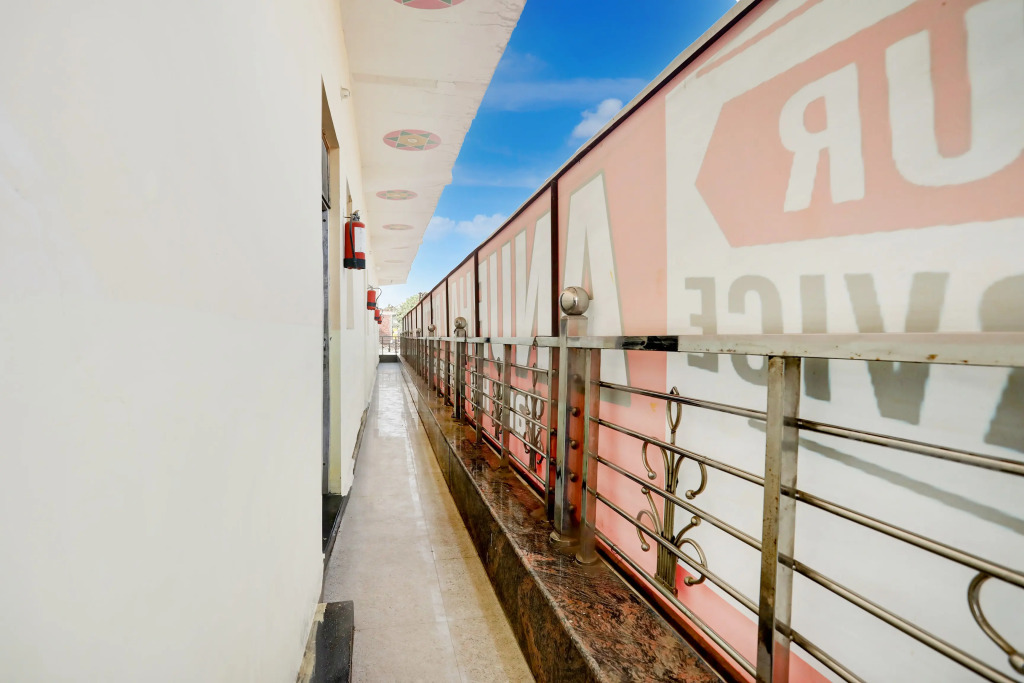 Spot On Hotel AnubhavRooms