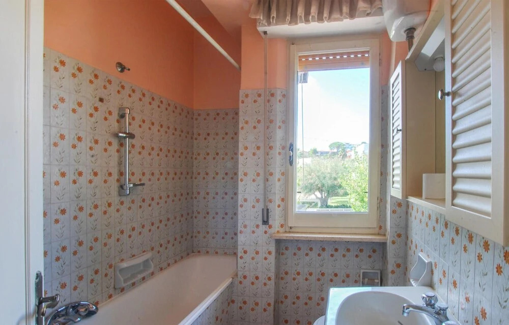 Nice Apartment in Marcelli With Wifi and 1 Bedrooms