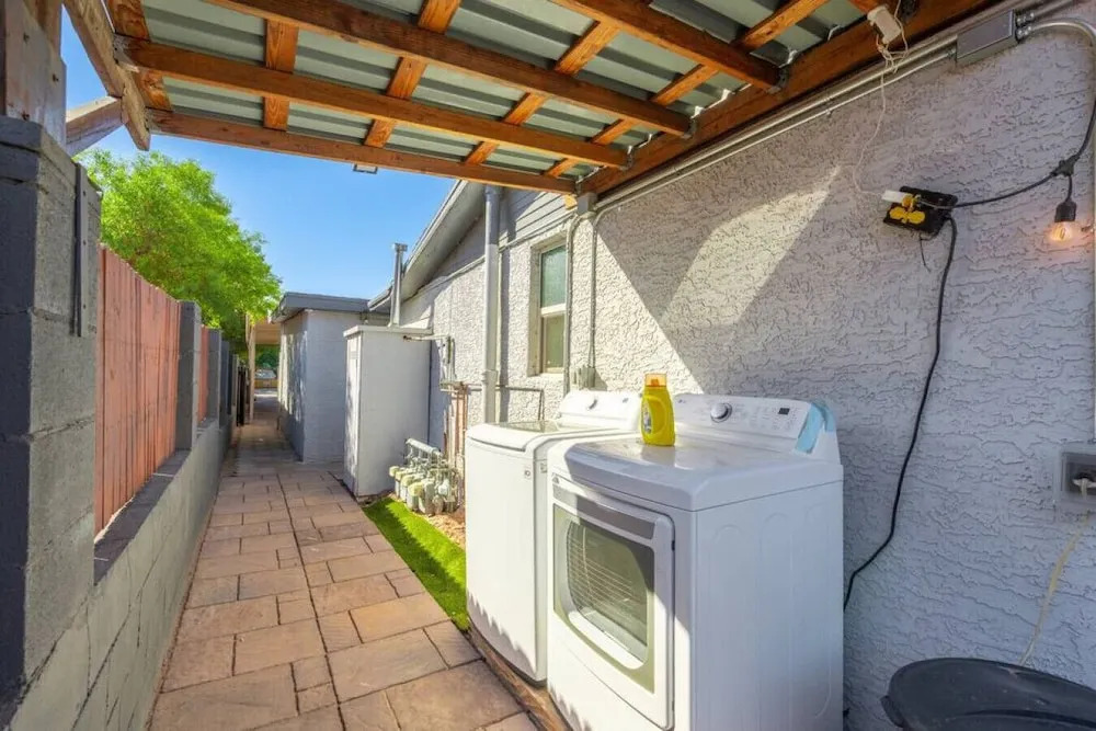 Central Phoenix Casita Unit C