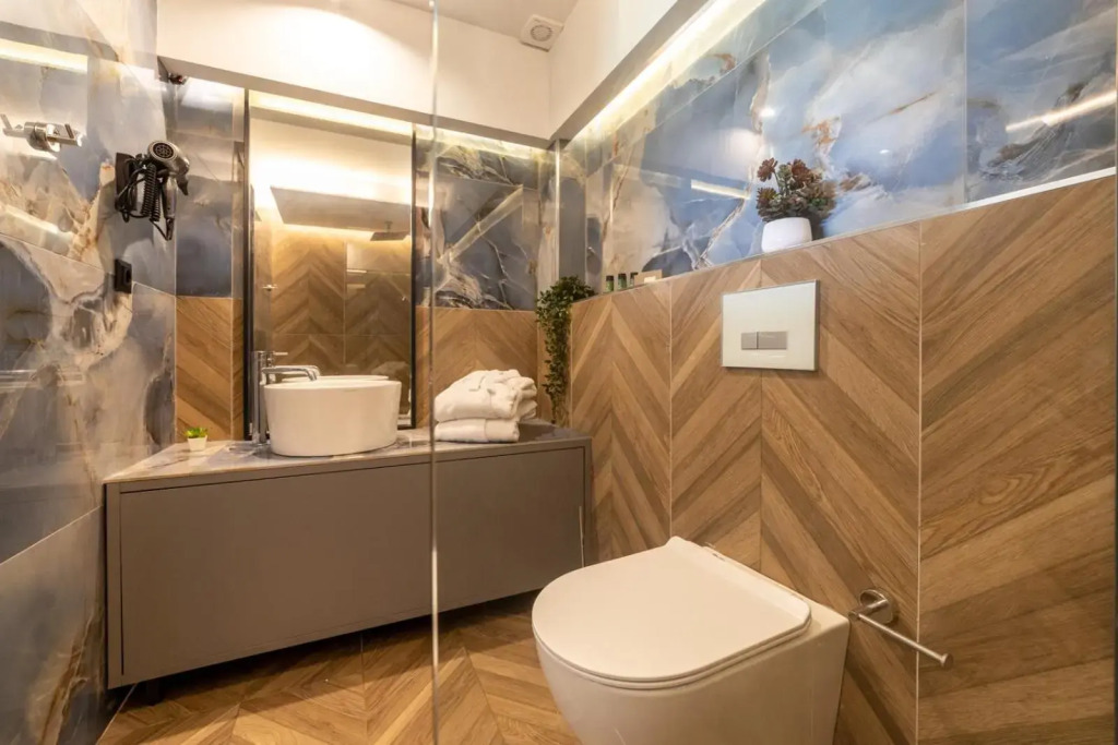 Mythic Summer Hotel
