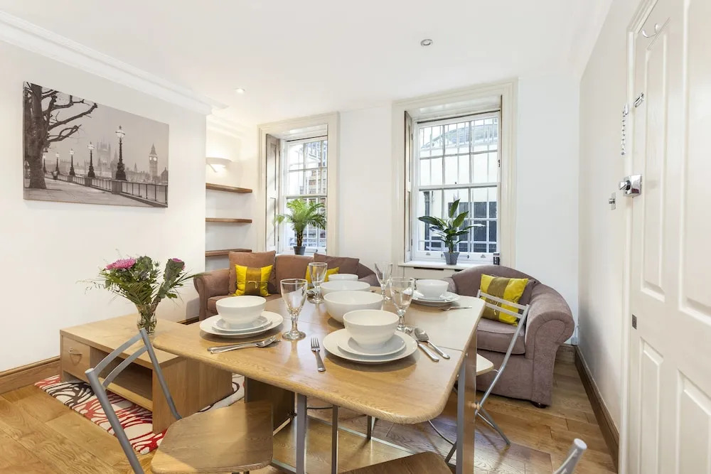 Club Living - Hyde Park & Paddington Apartments