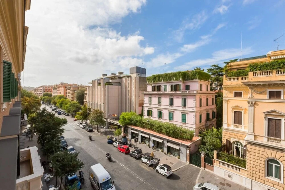 Bright 3 bed Flat 9 min From Piazza di Spagna