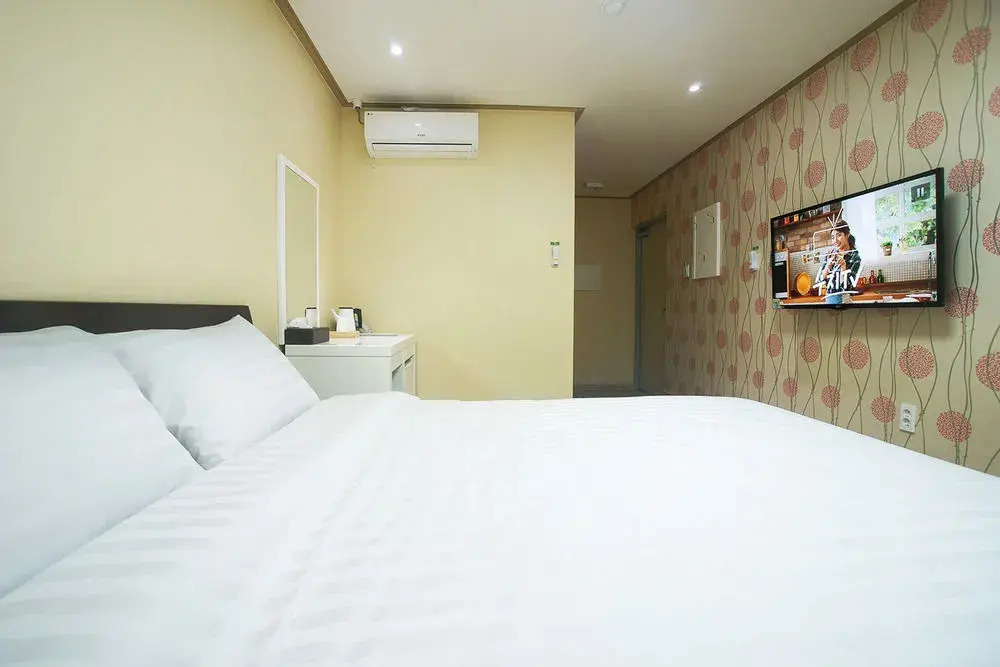 Orange Tree Hotel