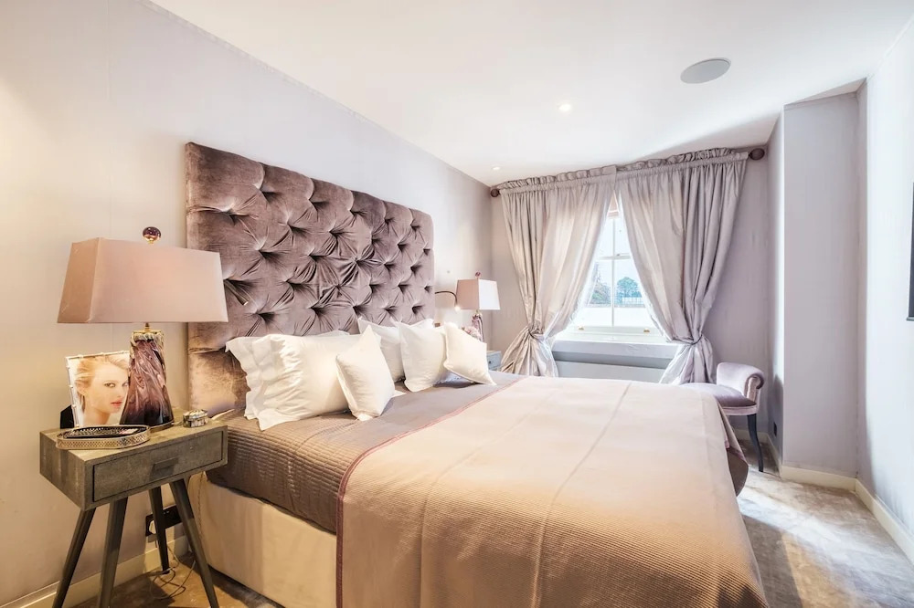 Luxury Home with 3 Bed 2 Bath in London