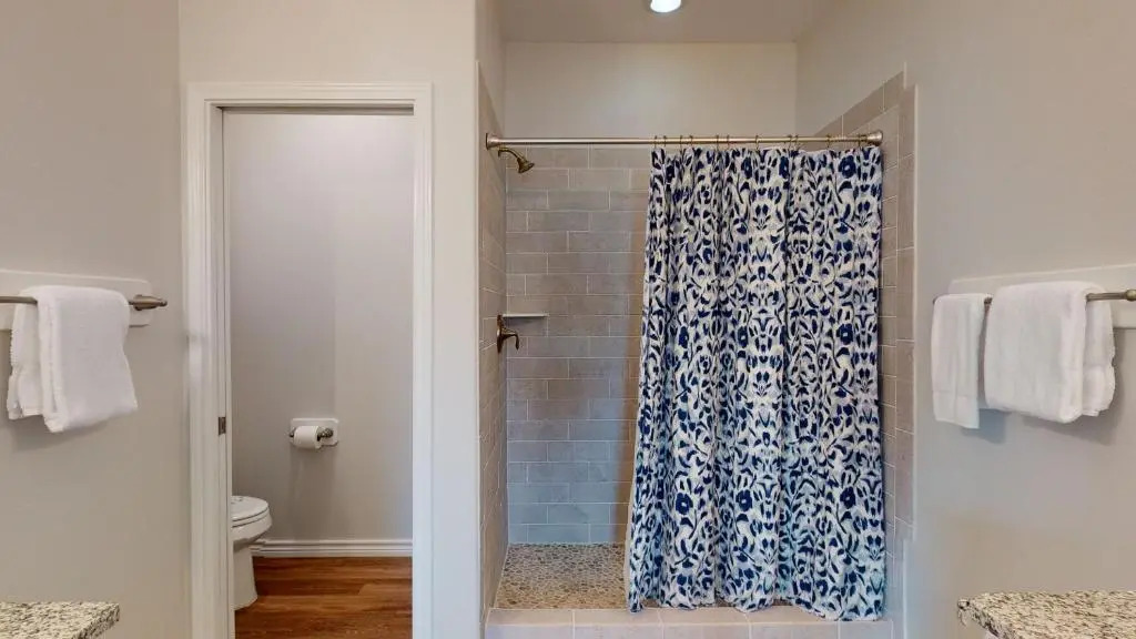 CLP804 Upscale 5 Bedroom Home, Close to Beach with Boardwalk, Community Pool