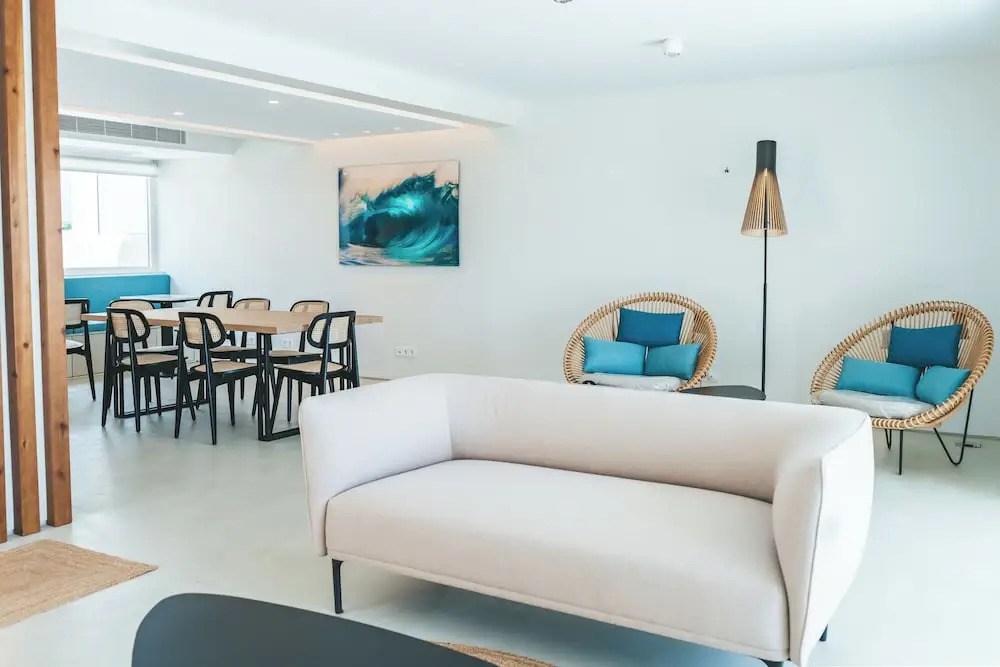 Silveira Bay Lounge Retreat