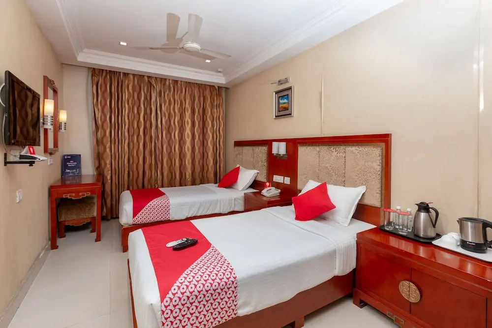 Metro Grand Hotel
